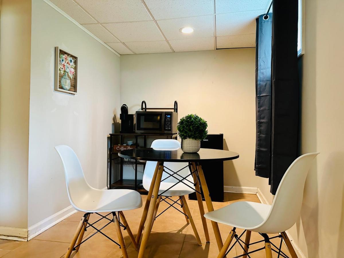 Appartement Campu's Basement W/ Private Entrance *